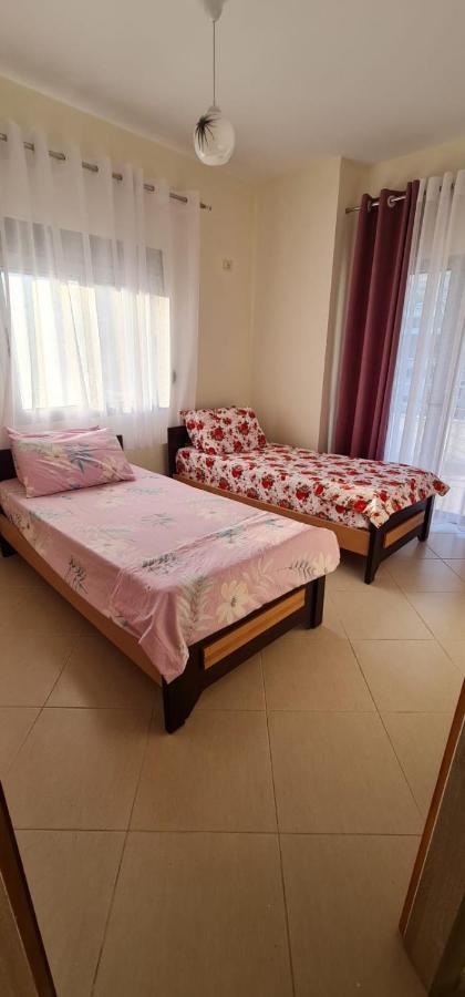 Saranda City Center & Beach Apartament 2 Bed Room Exterior photo