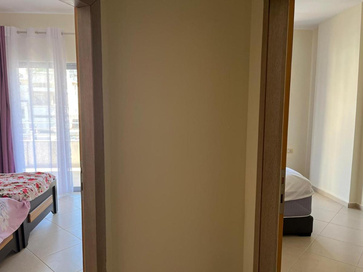 Saranda City Center & Beach Apartament 2 Bed Room Exterior photo